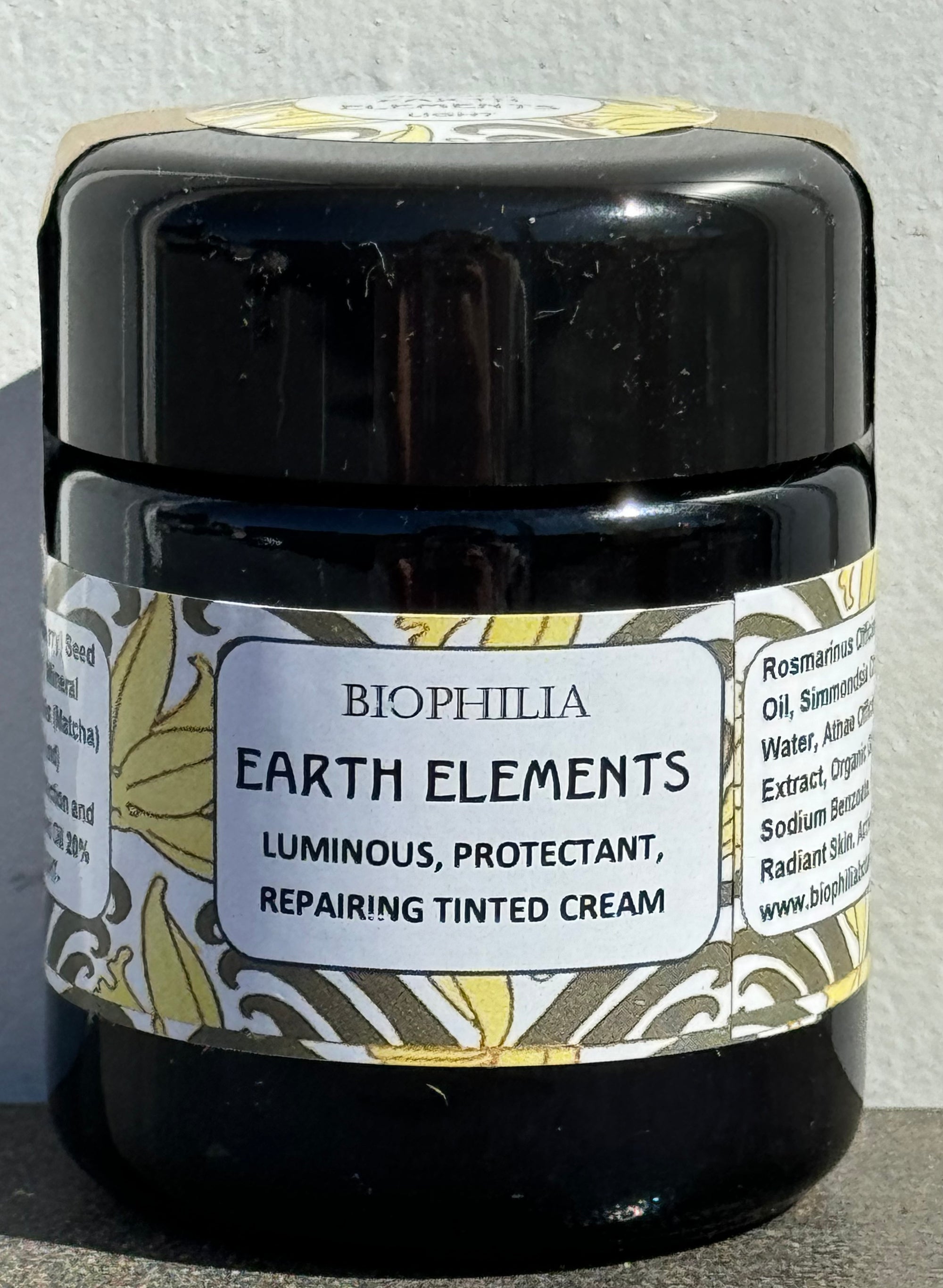 Biophilia Botanicals Earth Elements Luminous Protecting Tinted Cream