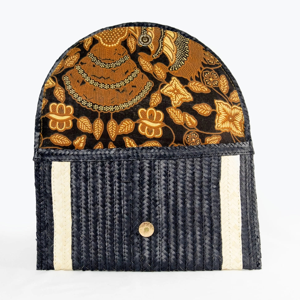 Hand-Woven Straw Clutch with Print Batik Lining